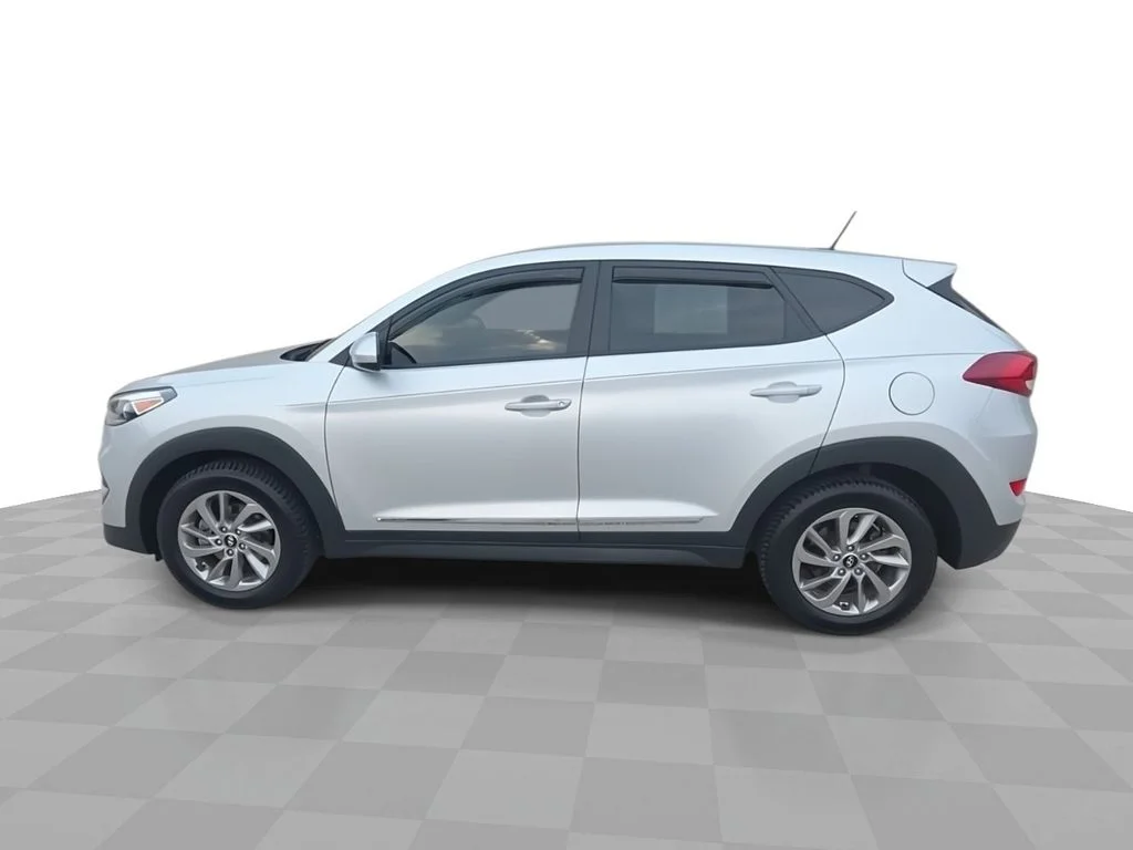 Certified Used 2017 Silver Hyundai SE image 5