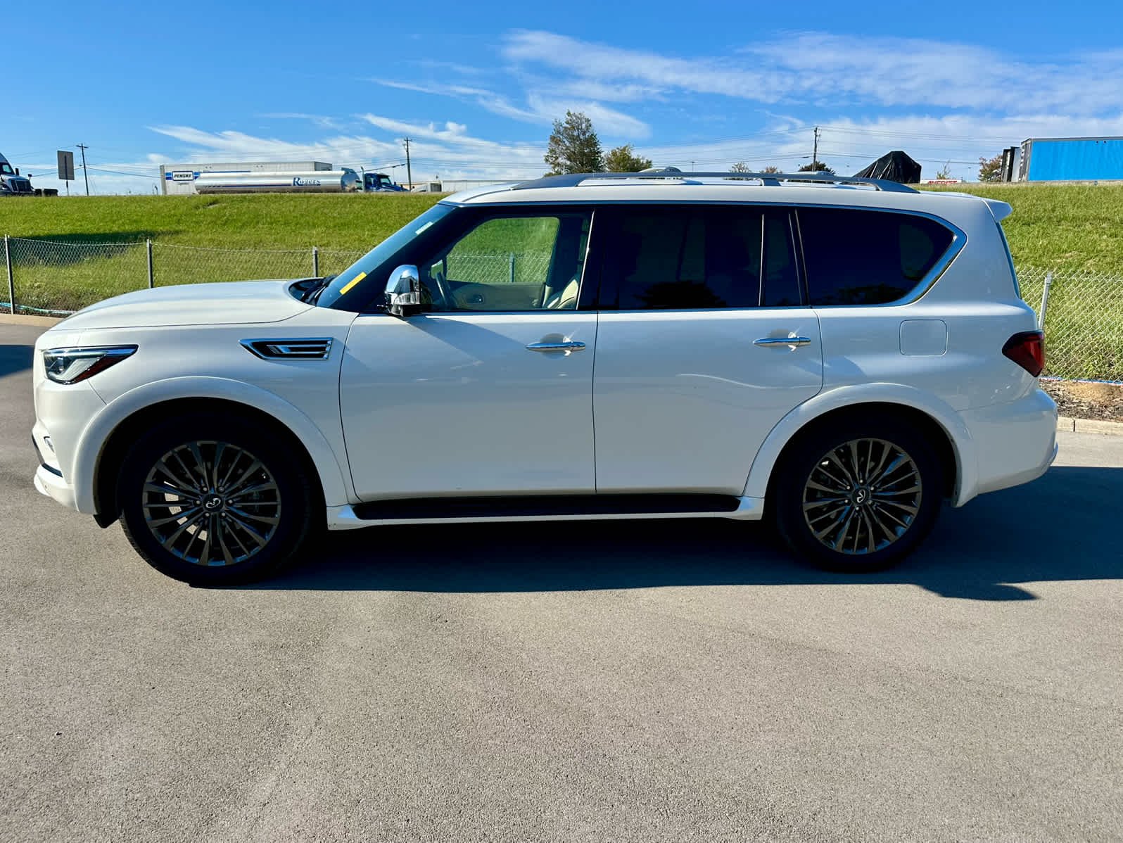 Used 2022 Moonstone White INFINITI SENSORY image 8