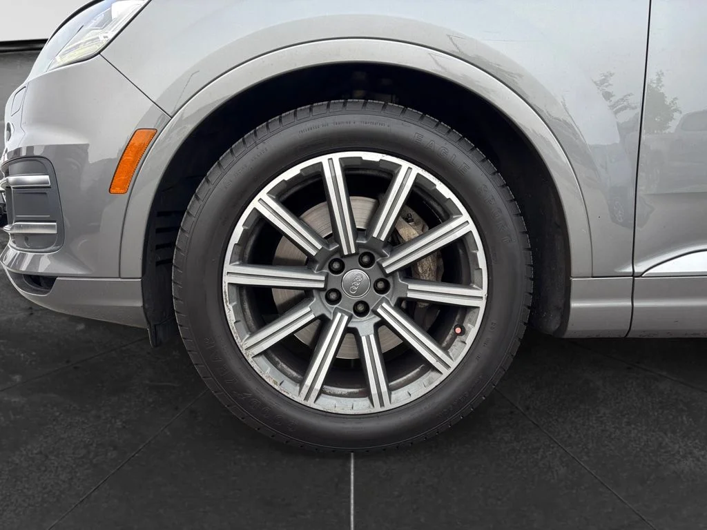 Used 2018 Gray Audi 3.0T Prestige image 9