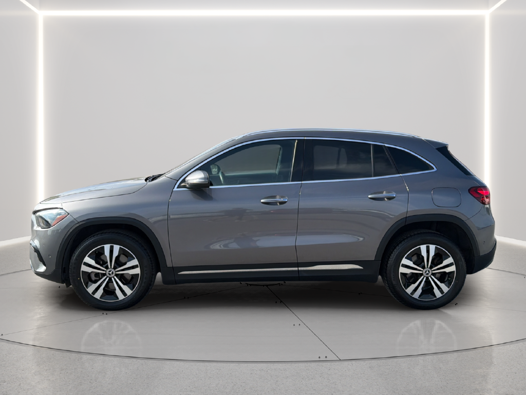 Used 2025 Mountain Gray Metallic Mercedes-Benz GLA 250 image 13