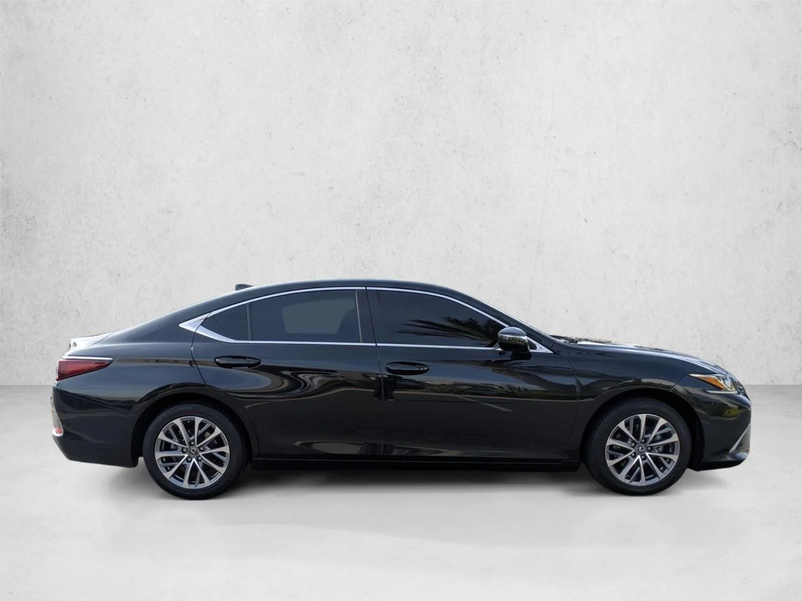 2024 Lexus ES 350 - Photo 4
