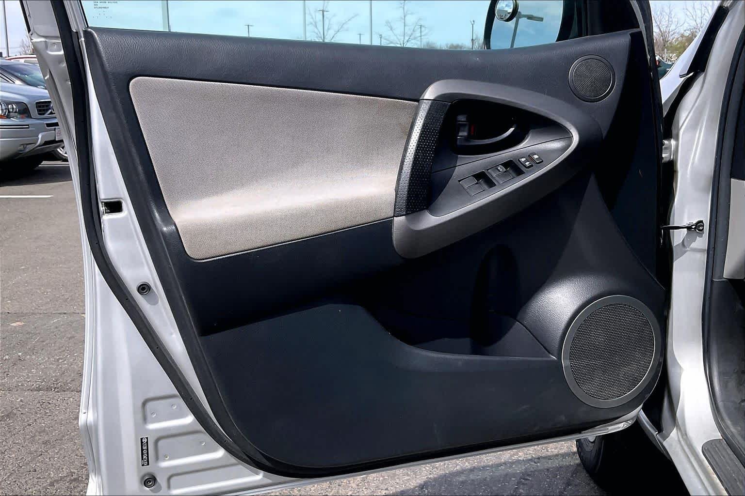 Used 2012 Classic Silver Metallic Toyota  image 22