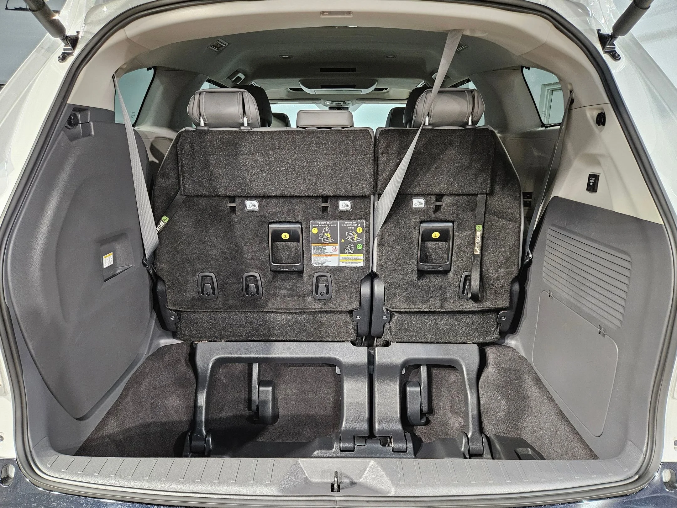 2024 Toyota Sienna Limited - Photo 18