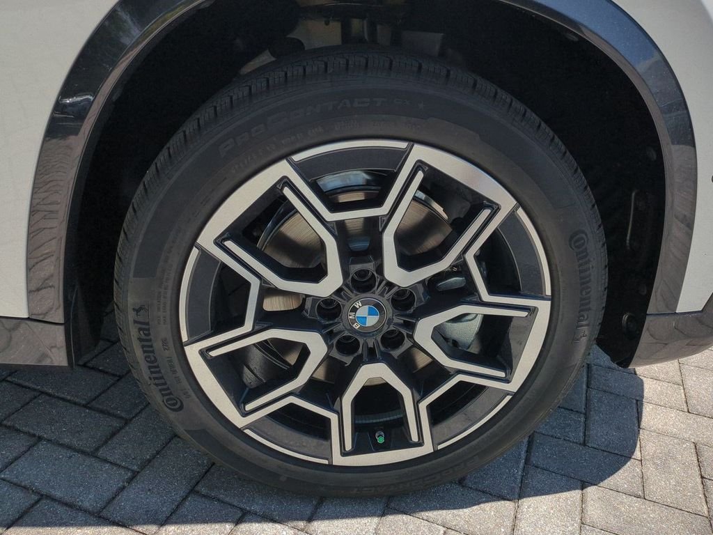 New 2027 Alpine White BMW xDrive28i image 11