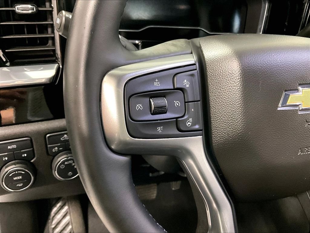 Used 2025 Summit White Chevrolet LT image 22