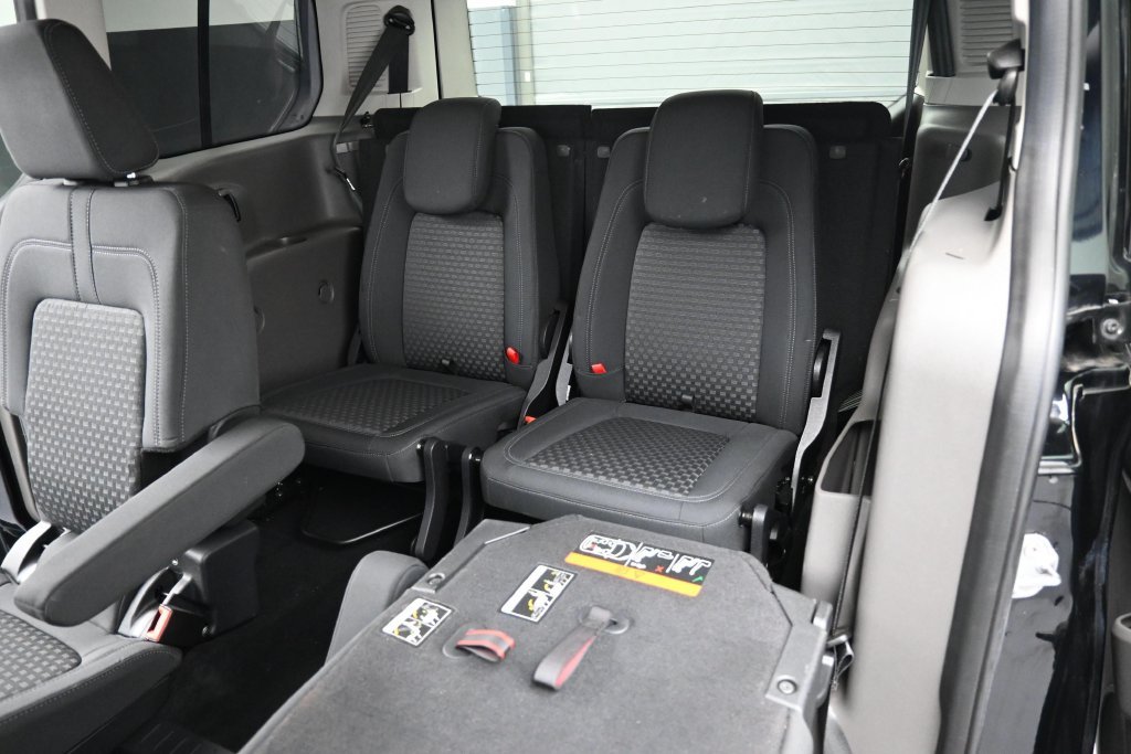 Used 2019 Shadow Black Ford XLT image 30