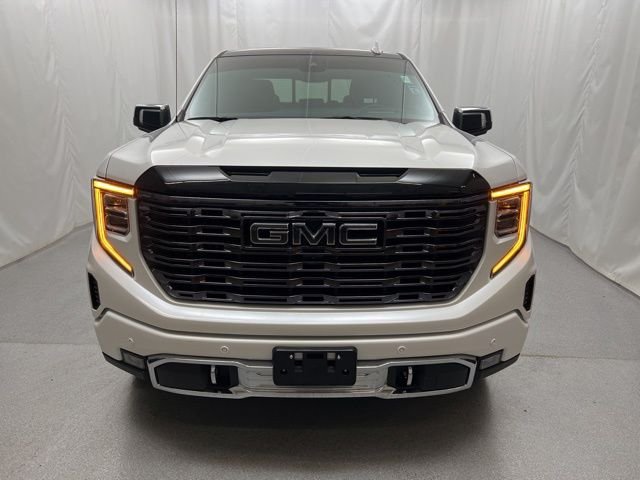 Used 2025 White GMC Denali Ultimate image 3