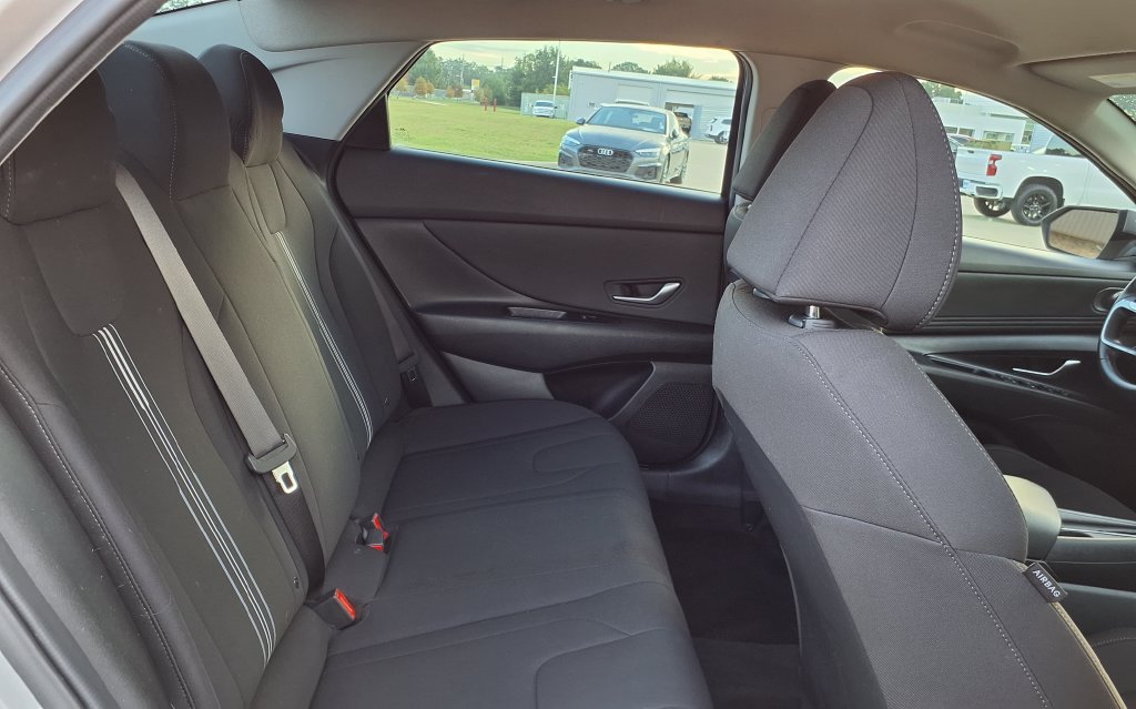 Used 2023 Silver Hyundai SEL image 15
