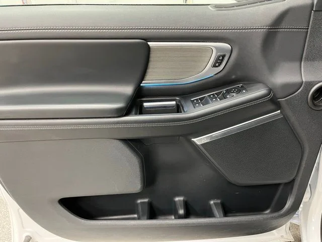 Used 2025 White Ford Platinum image 20