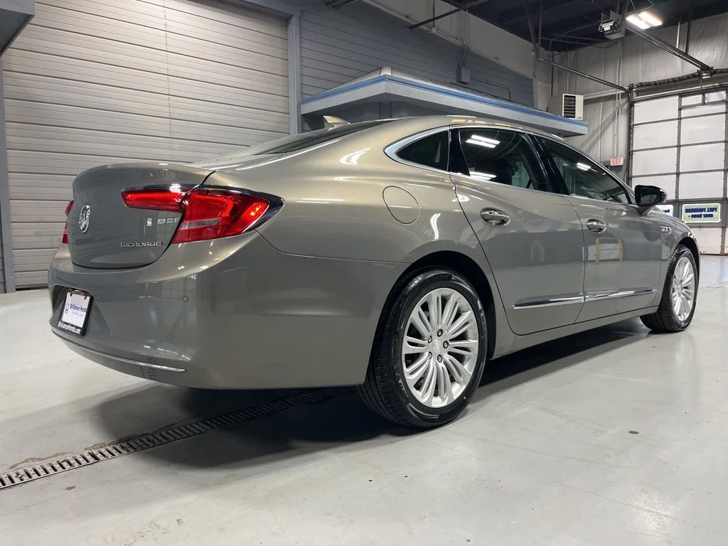 Used 2019 Pepperdust Metallic Buick Essence image 7