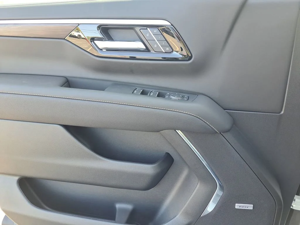 2025 Chevrolet Tahoe Premier - Photo 18