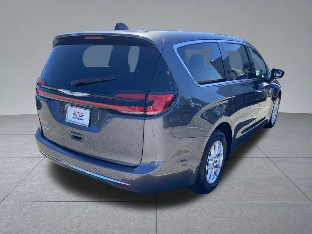 Used 2023 Gray Chrysler Touring L image 15