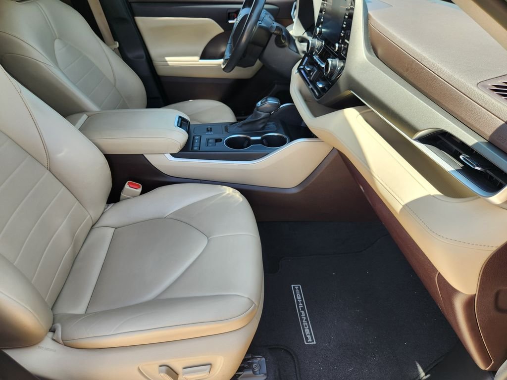 Used 2021 Opulent Amber Toyota XLE image 14