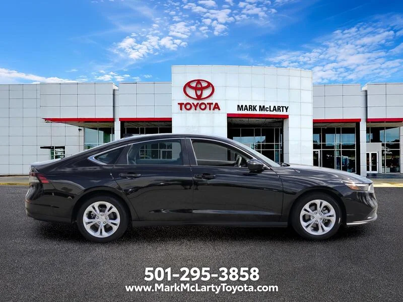 Used 2025 Crystal Black Pearl Honda LX CVT image 6