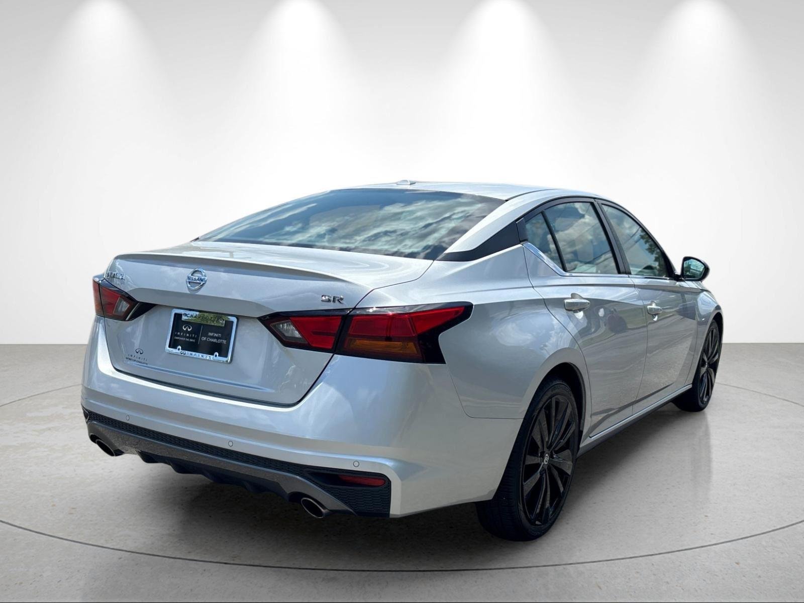 Used 2022 Brilliant Silver Metallic Nissan 2.5 SR image 5