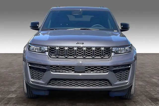 New 2026 Baltic Gray Metallic Clear-Coat Exterior Paint Jeep Laredo Altitude image 14