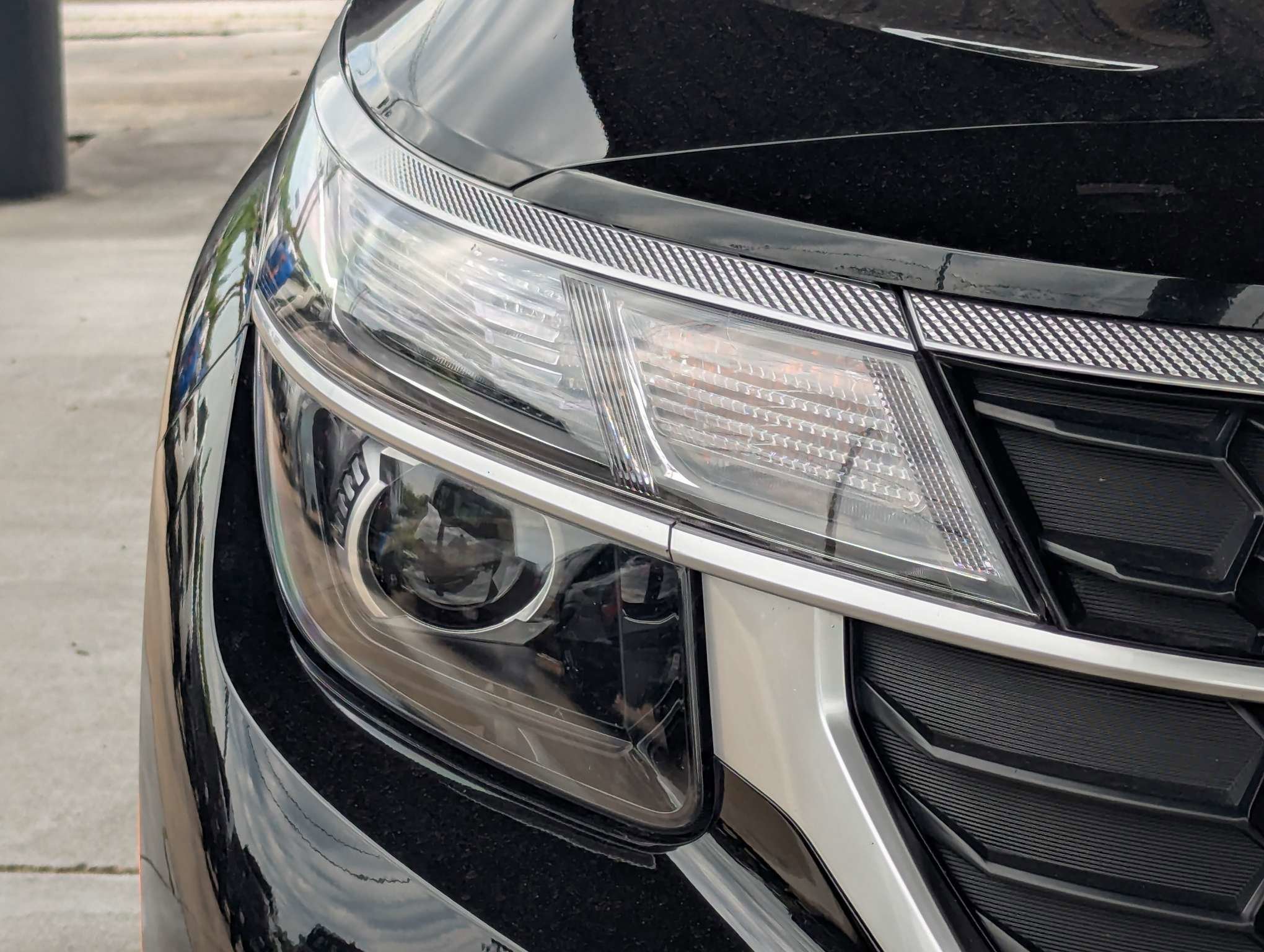 Used 2026 Black Kia LX image 9