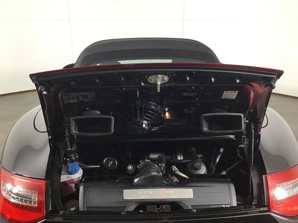 Used 2012  Porsche Carrera 4S image 23