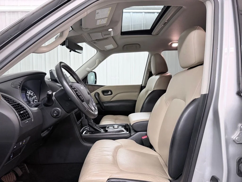 Used 2023 Silver INFINITI Premium Select image 7