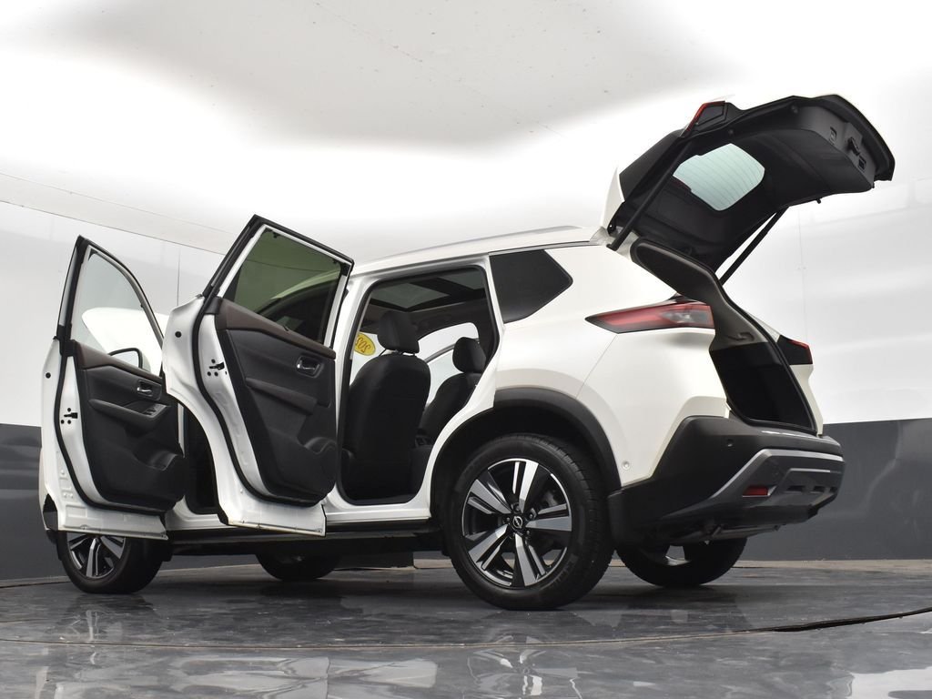 Used 2023 White Nissan SL image 37