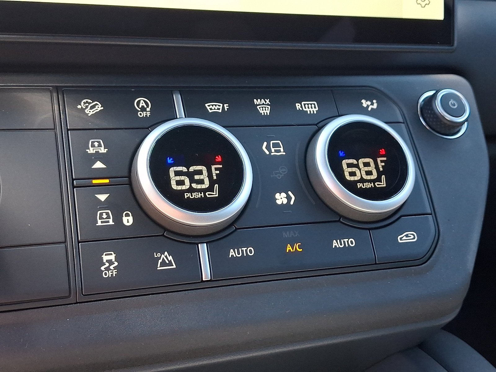 New 2026 Fuji White Land Rover X-Dynamic SE image 14
