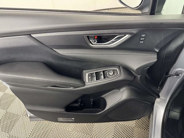 Used 2023 Ice Silver Metallic Subaru Limited image 17