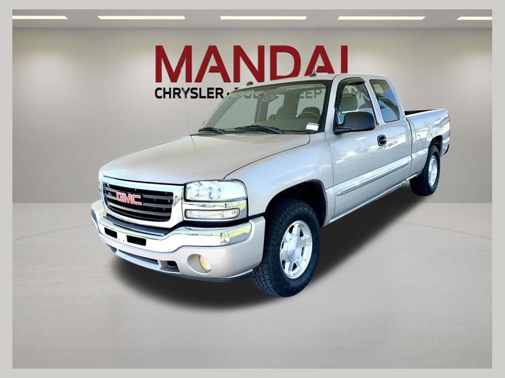 2005 GMC Sierra 2WD Extended Cab 6 1/2-ft SLE's photo