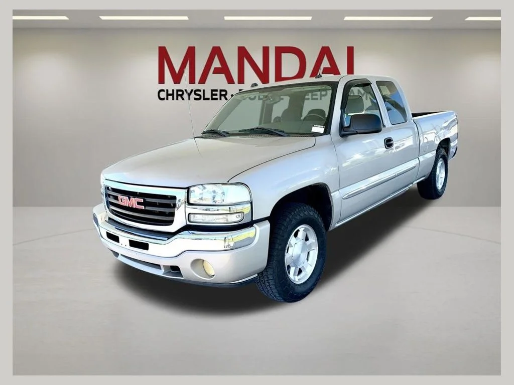 2005 GMC Sierra 2WD Extended Cab 6 1/2-ft SLE's photo