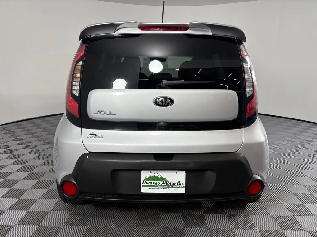 Used 2015 Silver Kia Plus image 9