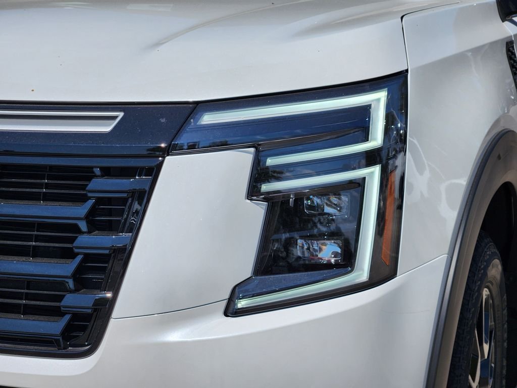 New 2026 Aspen White TriCoat / Super Black Two-tone Nissan PRO-4X® image 5