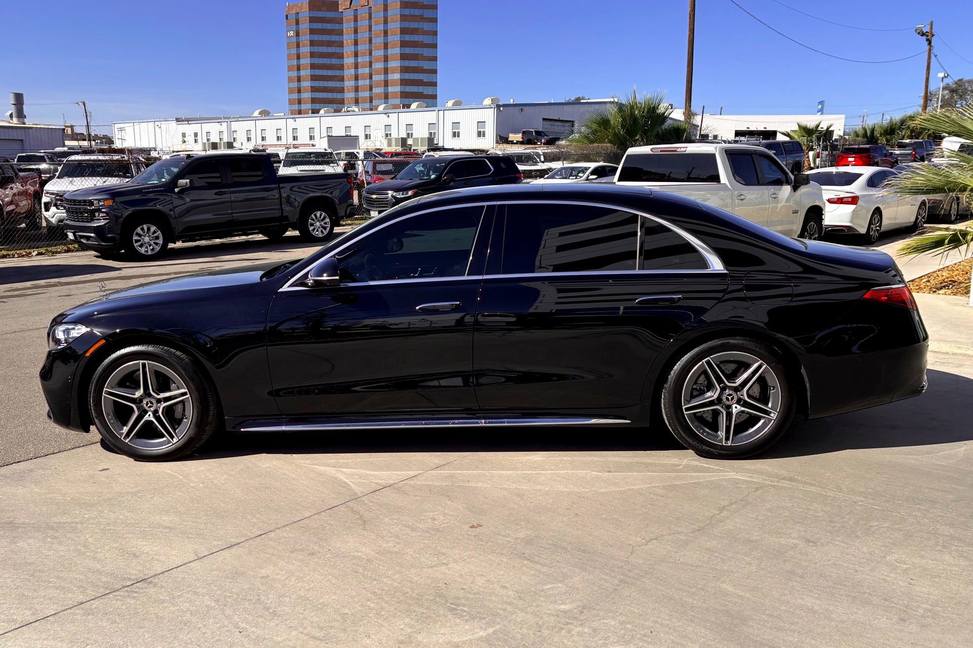 2025 Mercedes-Benz S-Class S 580e - Photo 28