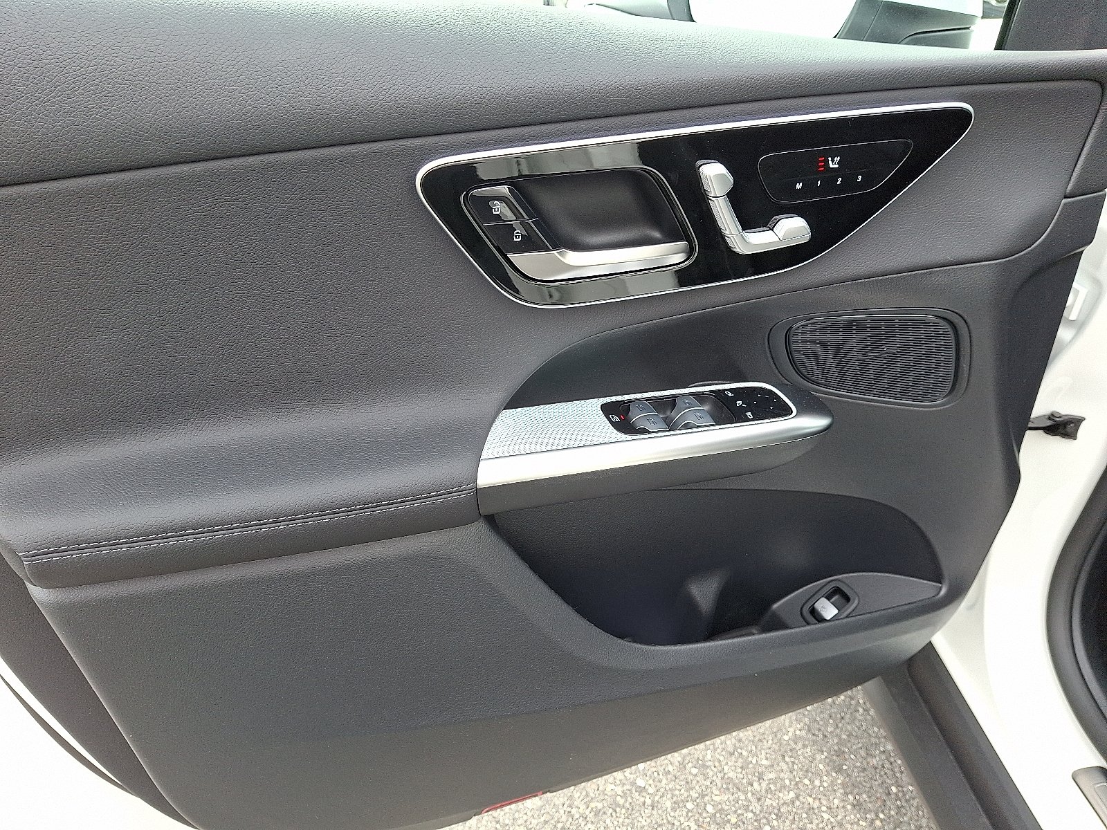 2025 Mercedes-Benz GLC Base - Photo 11