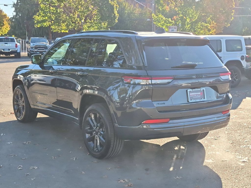 New 2026 Baltic Gray Metallic Clear-Coat Exterior Paint Jeep Limited Reserve image 5