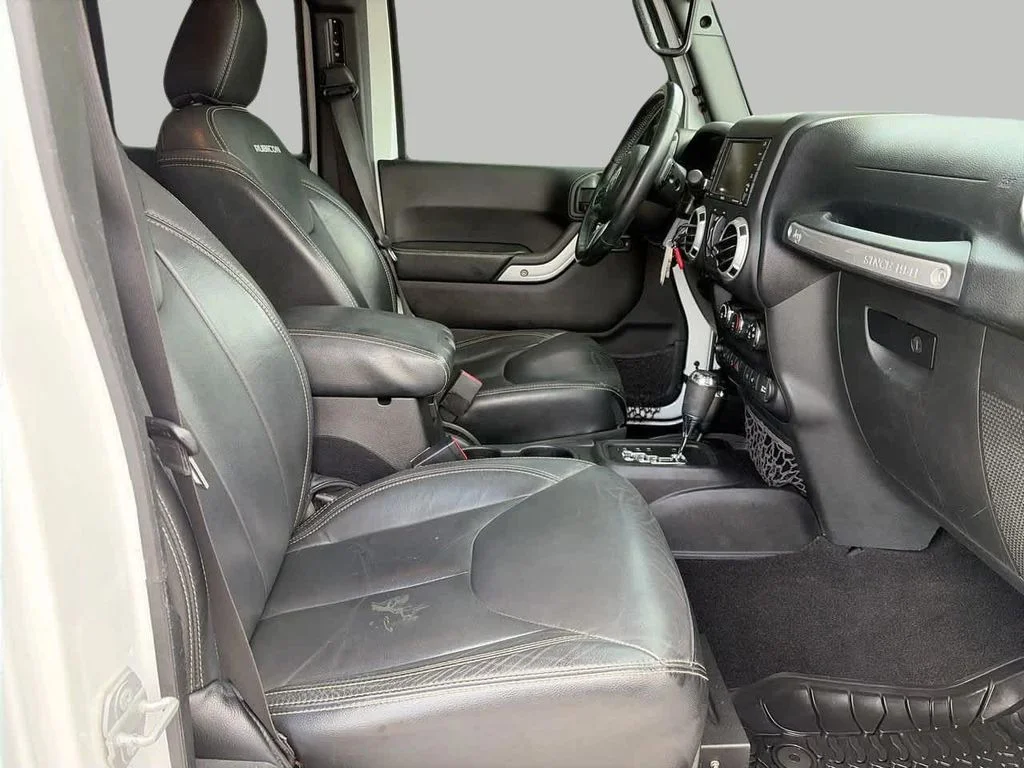 Used 2016 White Jeep Unlimited Rubicon image 8