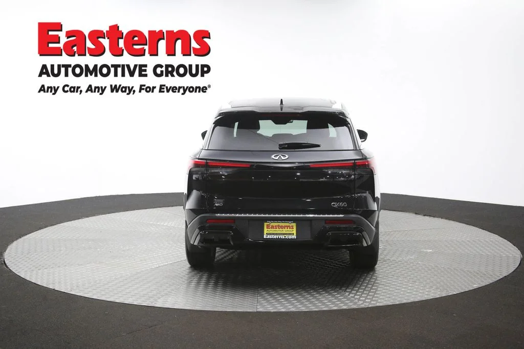Used 2023 Black INFINITI LUXE image 41