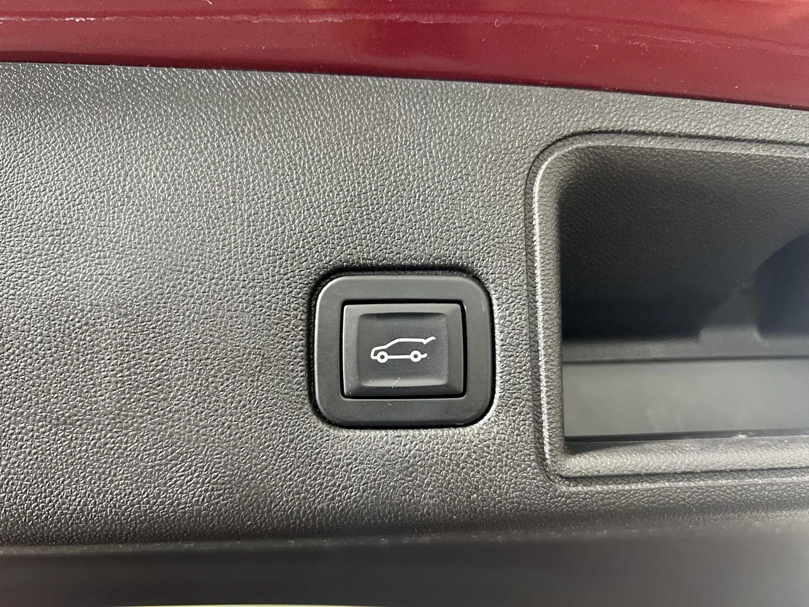 Used 2018 RED QUARTZ TINTCOAT GMC Denali image 31