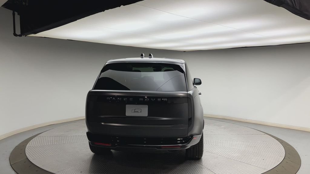 Used 2024 Santorini Black Metallic Land Rover SE image 3