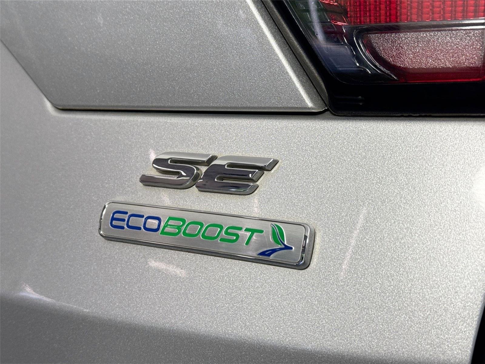 Used 2018 Ingot Silver Ford SE image 14