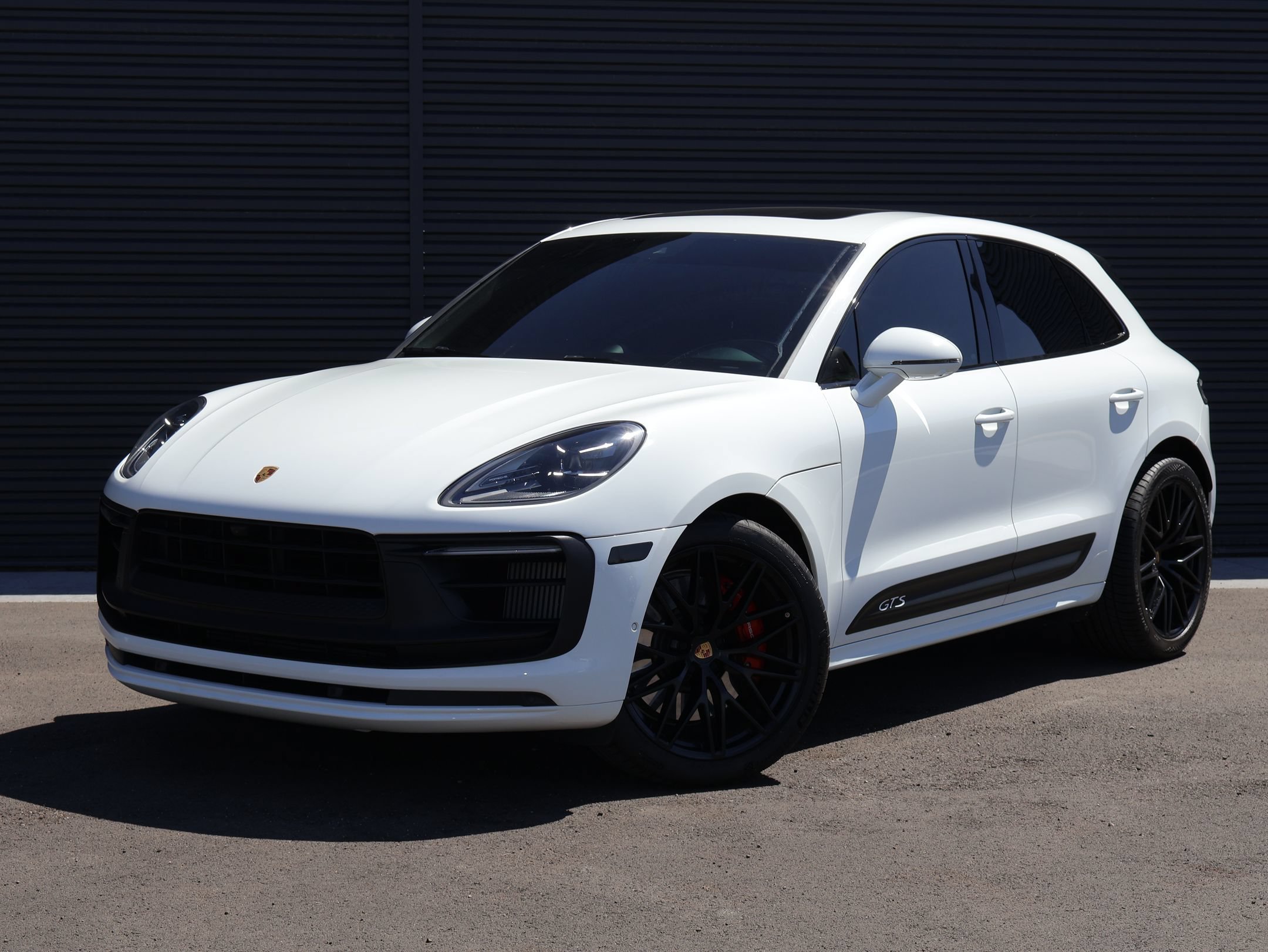 2022 Porsche Macan GTS's photo