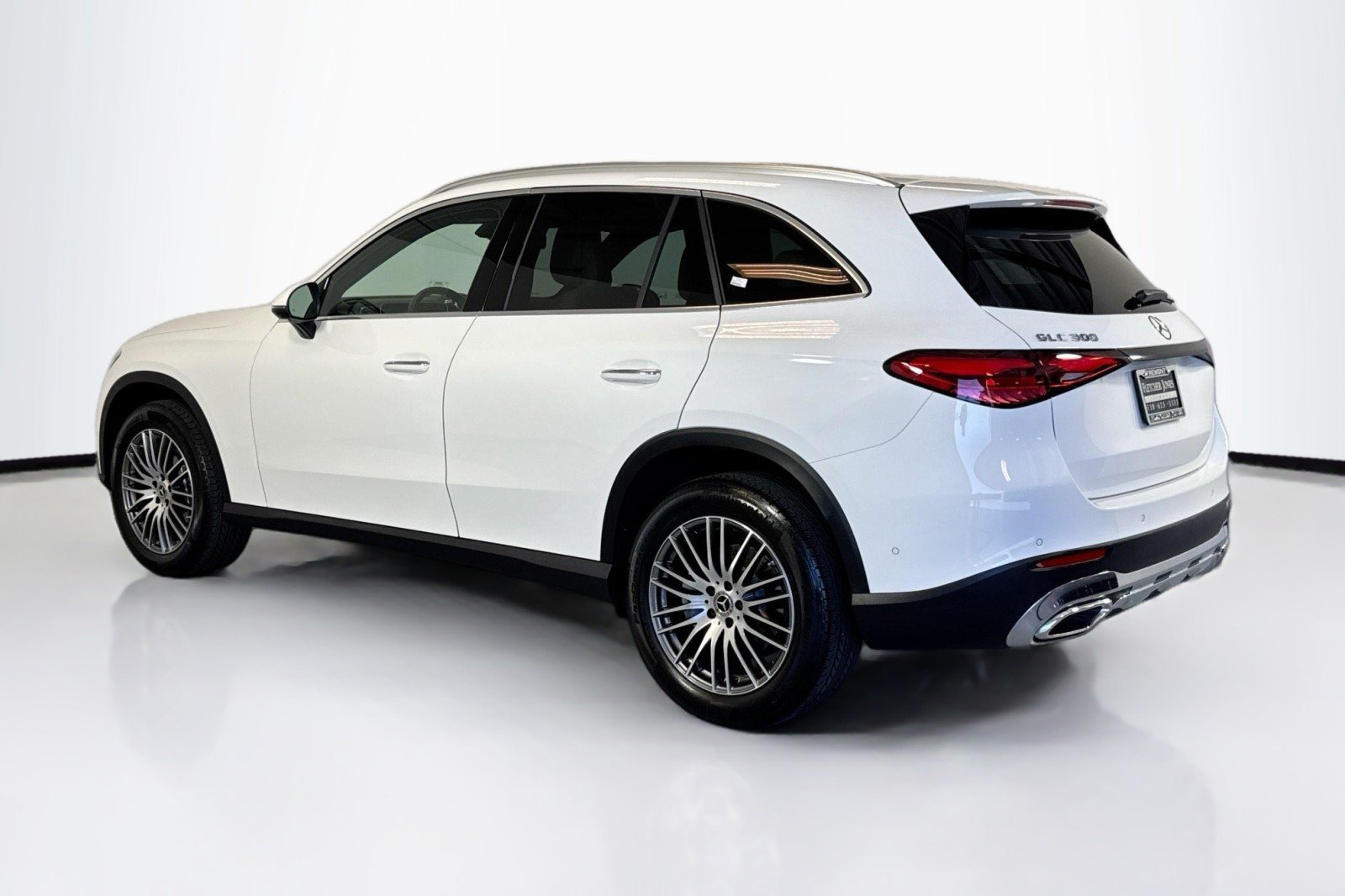 Used 2025 Polar White Mercedes-Benz GLC 300 SUV image 7