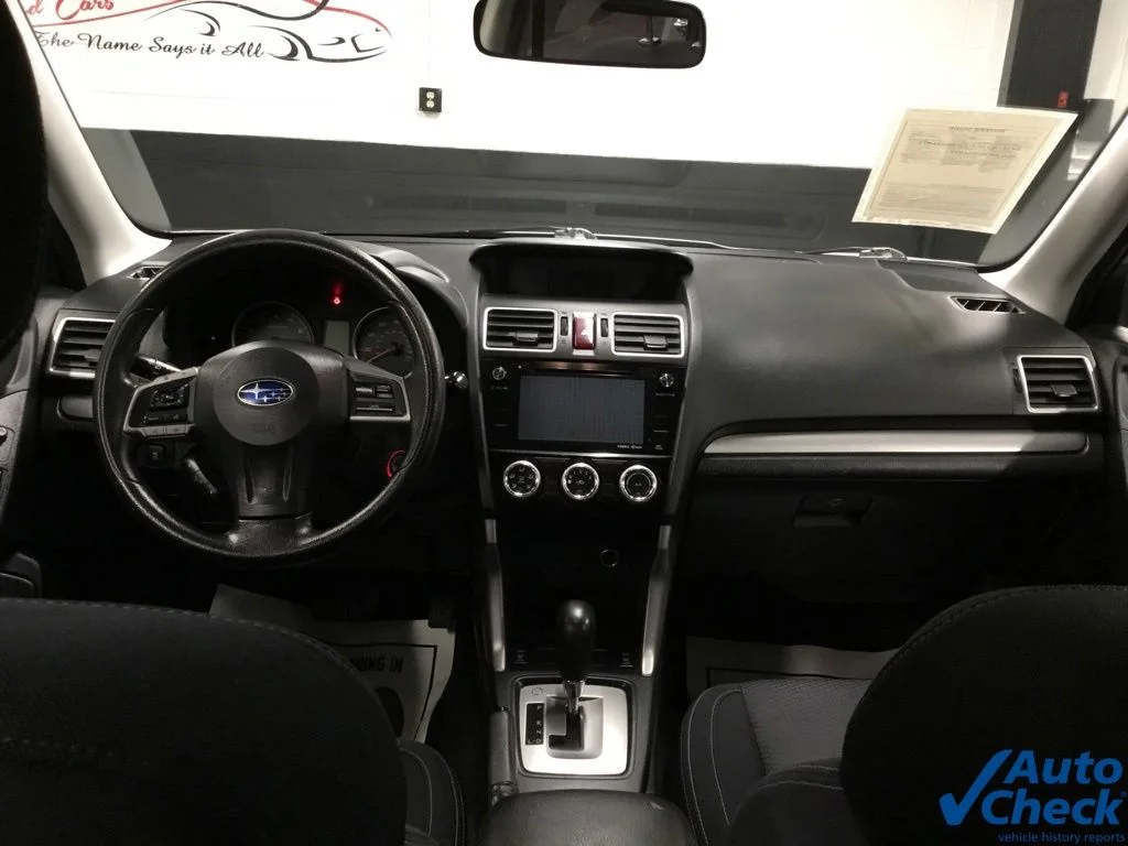 Used 2016 Silver Subaru 2.5i Premium image 25
