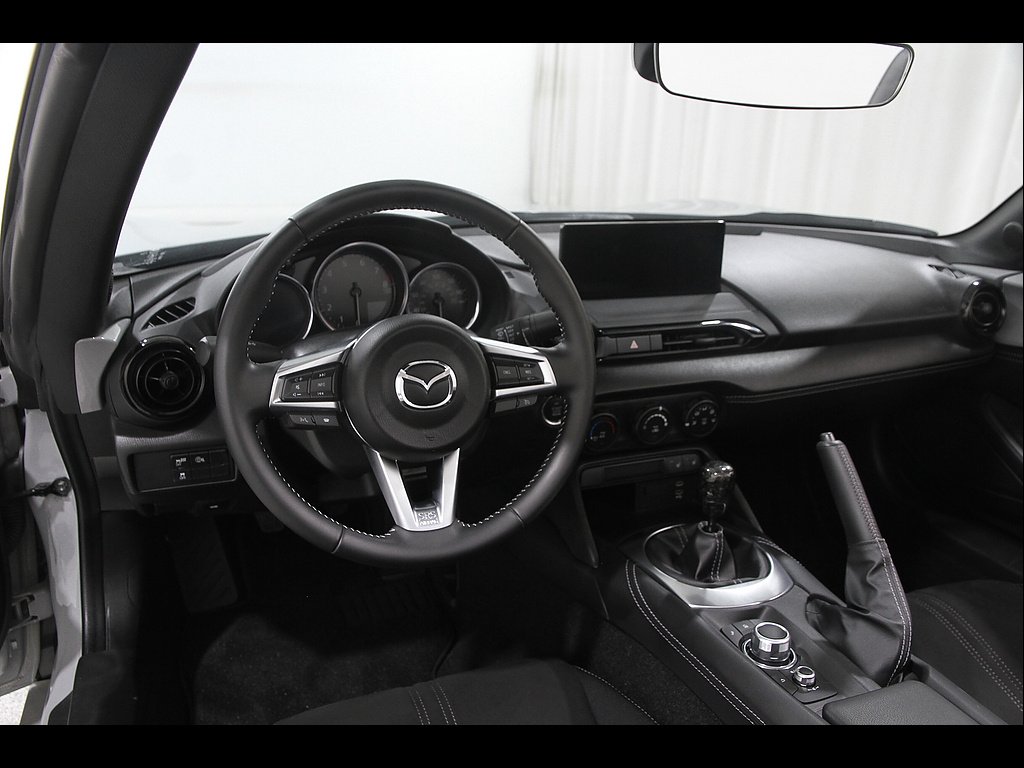 2025 Mazda MX-5 Miata Club - Photo 7
