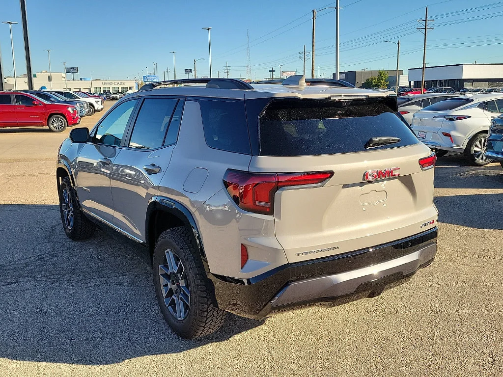 2027 GMC Terrain AT4 - Photo 8