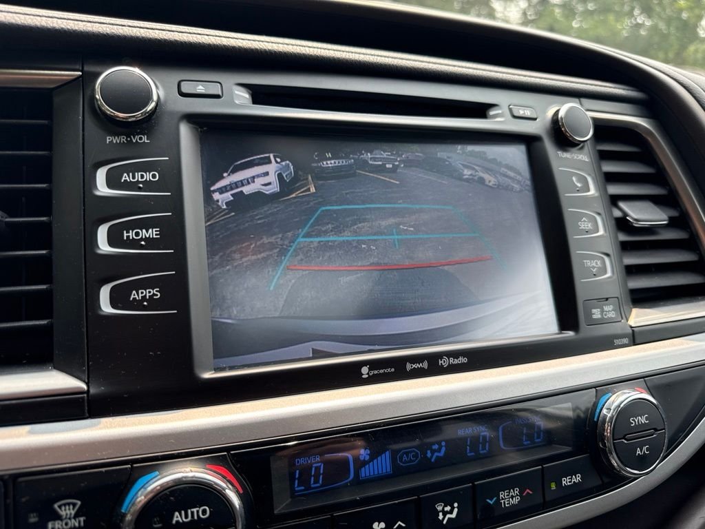 Used 2019 Silver Toyota XLE image 31