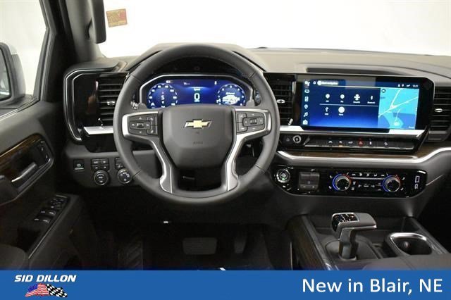 New 2026 Summit White Chevrolet LT image 5