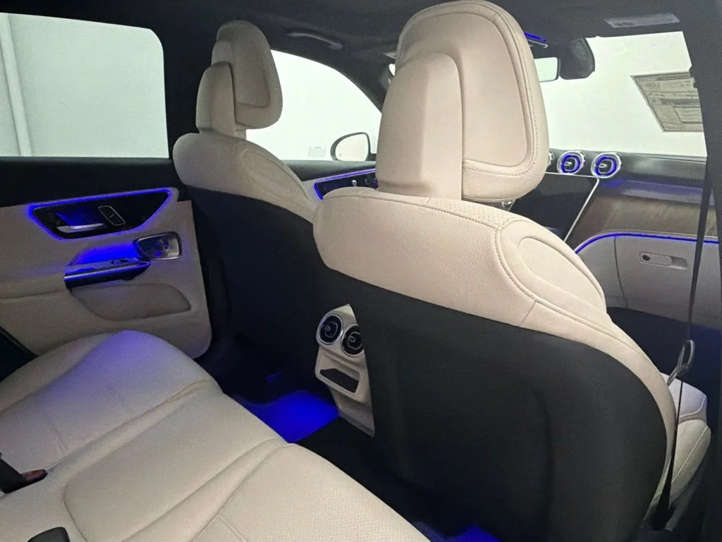 New 2027 White Mercedes-Benz GLC 300 image 24