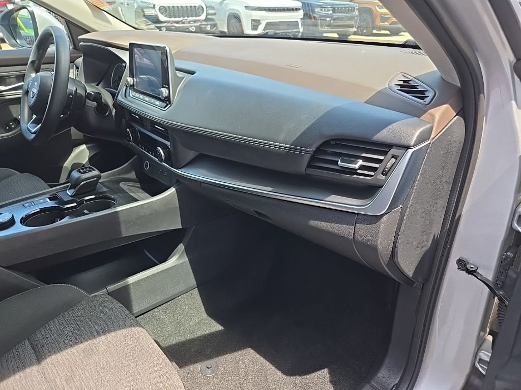 Used 2023 Silver Nissan SV image 71
