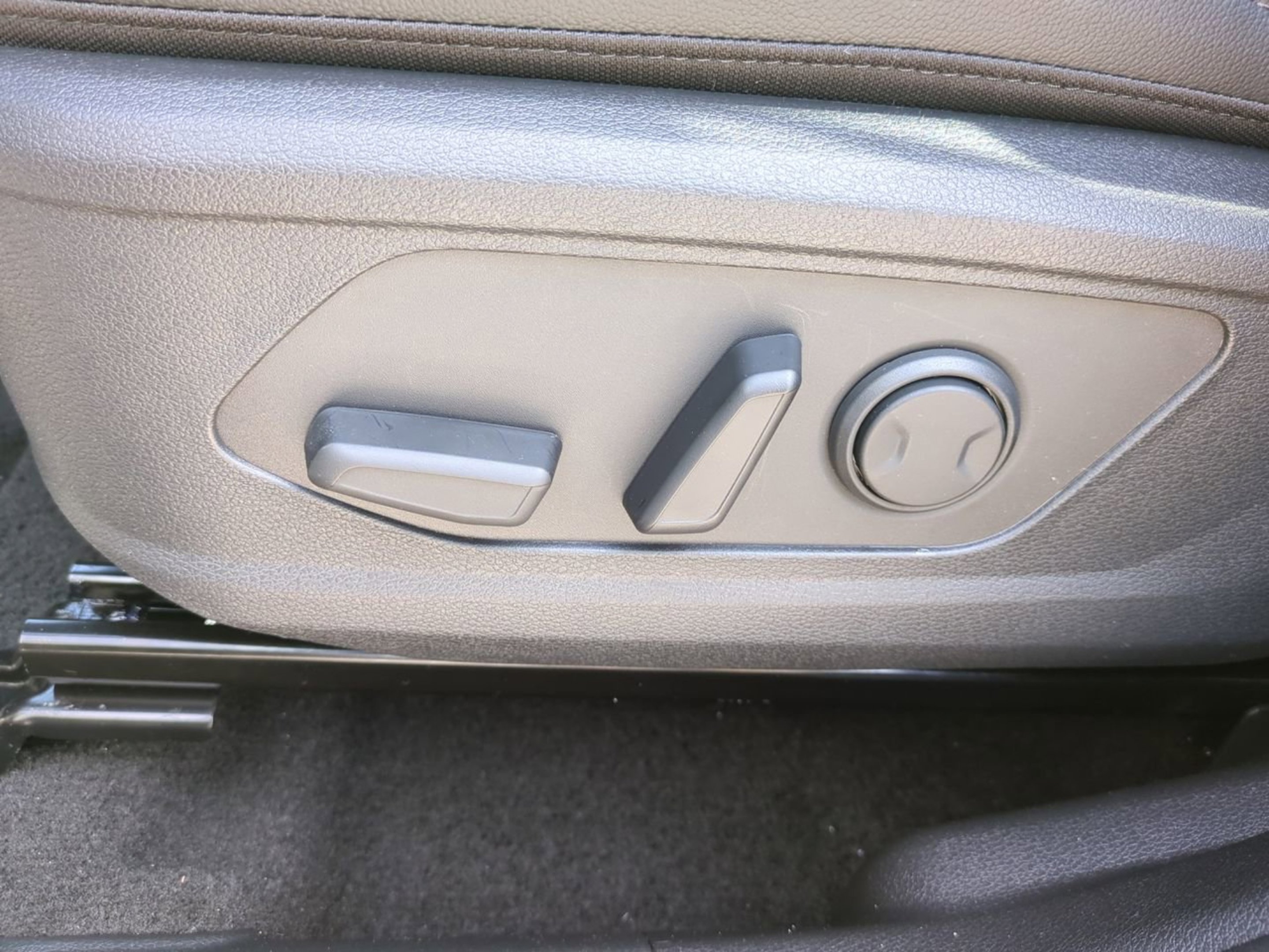 New 2026 Ebony Black Kia EX image 23