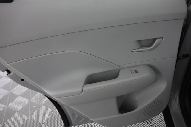 2024 Hyundai Kona SE - Photo 24