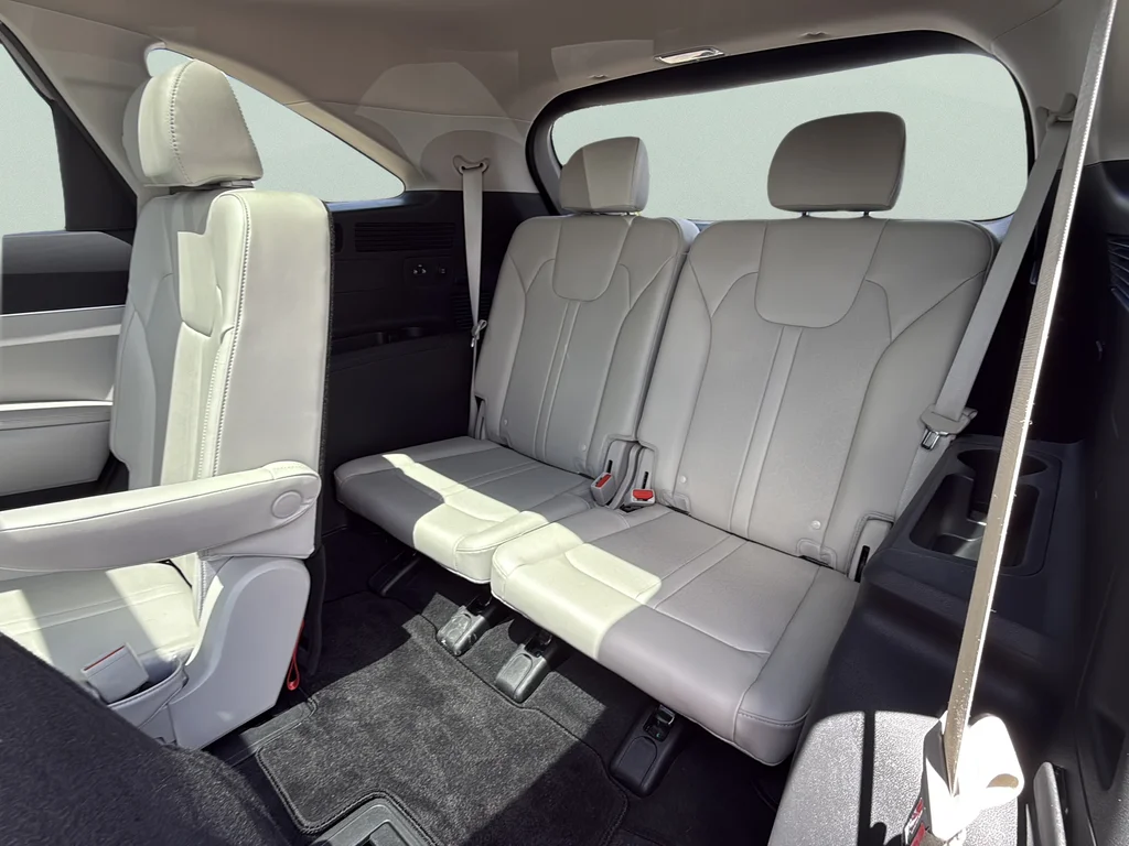 Used 2023 Wolf Gray Kia X-Line EX image 23